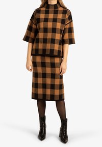 Apart Strickpullover - black
