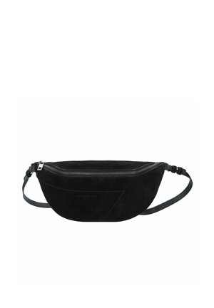 Fanny pack en suedine noire avec un design incurvé, un dessus zippé et une sangle ajustable. Présente un motif diagonal et un logo en relief.