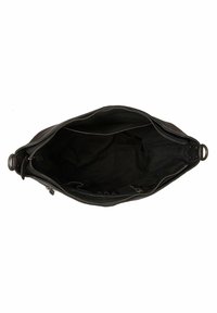 Sac à main en cuir noir avec une fermeture éclair, offrant un intérieur spacieux et une texture lisse. Comprend des boucles latérales pour attacher des accessoires.