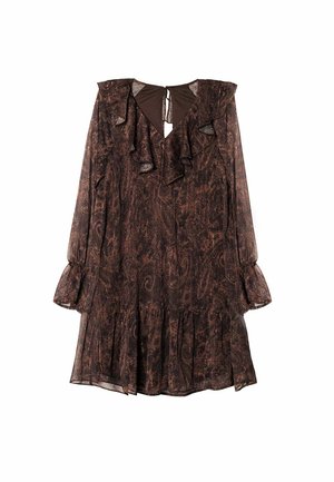 Vestido marrón con estampado de paisley, con escote con volantes, mangas largas y dobladillo acampanado, que presenta una abertura en forma de llave en la parte posterior.