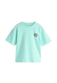 Licht muntgroen T-shirt met korte mouwen gemaakt van katoen, met een ronde hals en een klein bruin smiley-gezicht logo op de linkerborst.
