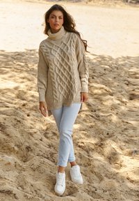 Numinou Z GOLFEM beżowy