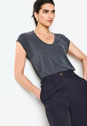 PREMIUM  RICH SCOOP NECK -REGULAR FIT - Jednoduché tričko - charcoal grey