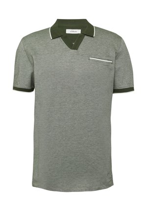 Harmaa lyhythihainen polo-paita, jossa on vihreä kaulus, pieni rintatasku ja valkoiset korostusommelsuunnitelmat. Puuvillasekoitekangas, jossa on teksturoitu pinta.