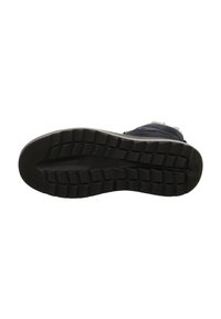 Suola in gomma nera con un motivo a battistrada testurizzato e scanalature per grip, caratterizzata da un design della punta arrotondata.
