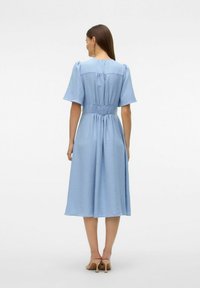 Vero Moda Marškininė suknelė - chambray blue