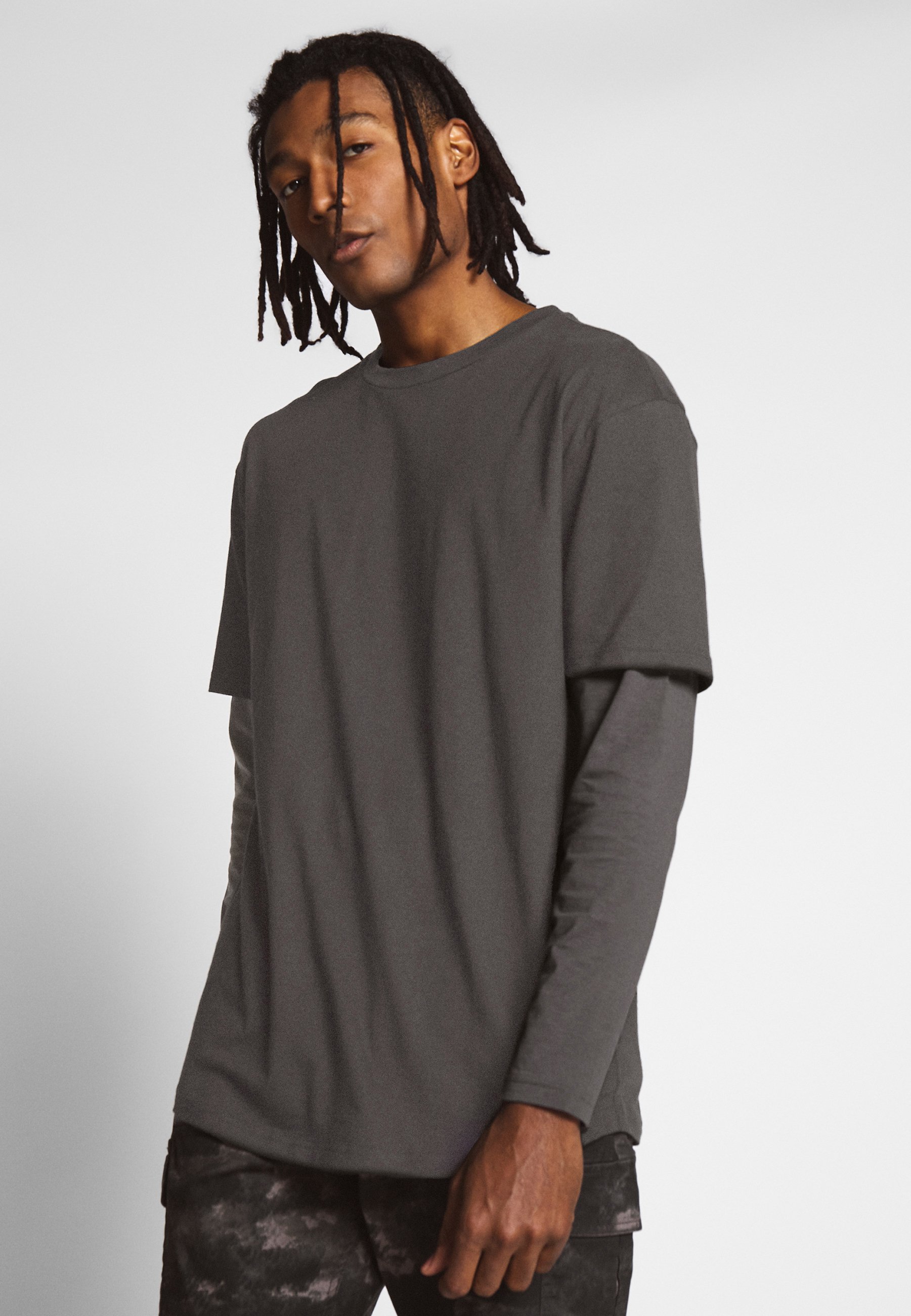 RR　deres double layered shirt jacket Urban Classics OVERSIZED SHAPED DOUBLE LAYER TEE - Bluzka z