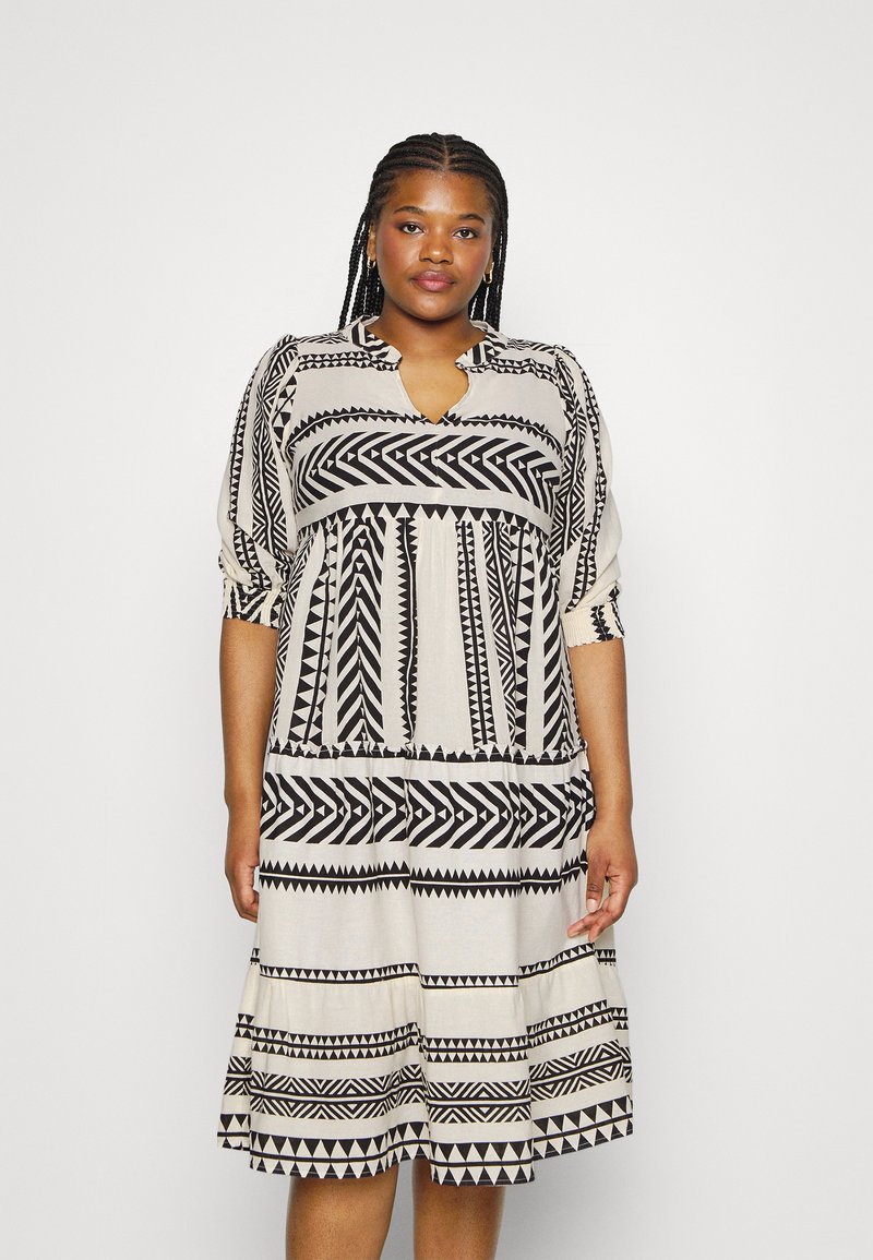 Vero Moda Curve VMDICTHE 3/4 CALF DRESS - Dnevna haljina - birch/ibiza black