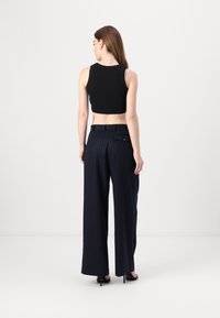 DAY Birger et Mikkelsen ENZO PINSTRIPE - Bukse - total eclipse