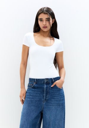 PULL&BEAR SHORT SLEEVE - Top - white