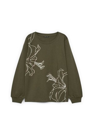 Tricou cu mânecă lungă de culoare verde măslin, fabricat dintr-un material moale, cu un design de desen floral alb pe față. Decolteu rotund și croială lejeră.