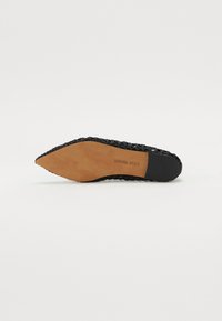 Steve Madden SAXTON - Ballerines - black
