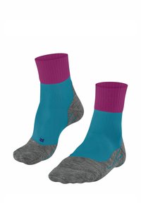 Unausgewählt, poolside