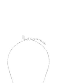 Pulsera de cadena de plata con un cierre de langosta, que presenta un acabado suave y longitud ajustable con una delicada extensión de metal.