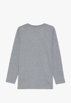 Prosty szary melanżowy longsleeve z okrągłym dekoltem, pokazany od tyłu na białym tle.
