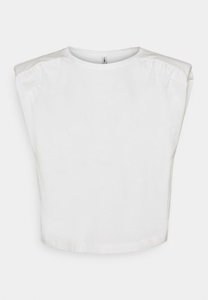 Biała, skrócona koszulka z okrągłym dekoltem i wyraźnie zarysowanymi detalami na ramionach. Wykonana z miękkiej tkaniny o gładkiej fakturze i minimalistycznym designie.