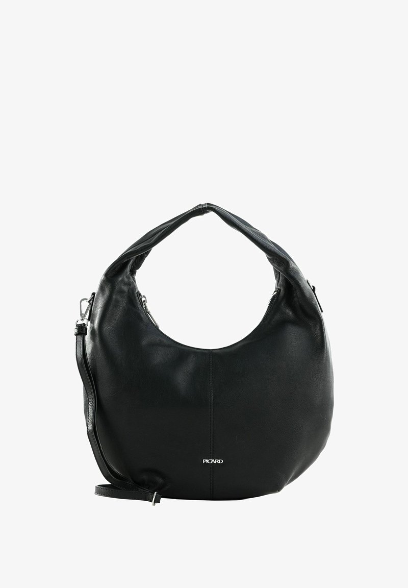 Schwarze Leder-Hobo-Tasche mit einer geschwungenen Silhouette, doppeltem Schultergurt, silbernen Beschlägen und einem Logodetail auf der Vorderseite. Glatte Textur.