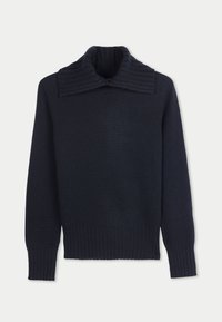 Marinblå stickad tröja med bred, ribbad krage. Långa ärmar och ribbad fåll. Texturerat tyg med mjuk finish.