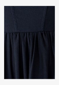 Vybráno, navy blue