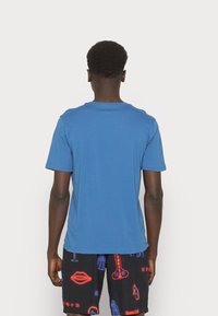 Lee PATCH LOGO TEE - T-shirt básica - blue union