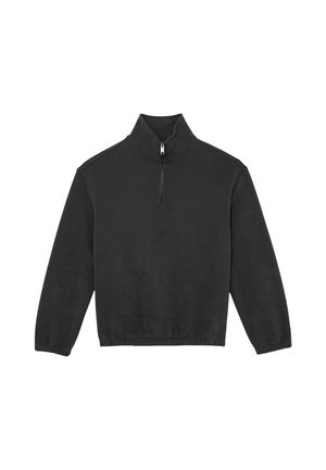 Čierny pulóver s dlhými rukávmi, vysokým golierom a krátkym predným zipsom, elastickými manžetami a lemom, zobrazený na bielom pozadí.