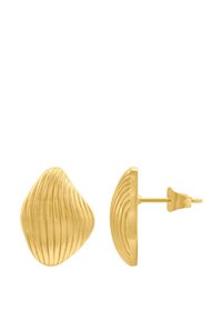 Orecchini a bottone color oro con una forma a conchiglia testurizzata e scanalata, dotati di un semplice fermo a post per una vestibilità sicura.