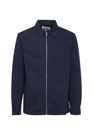 Marineblå langærmet skjortejakke med lynlås, krave og brystlomme, frontlynlås og enkelt design.