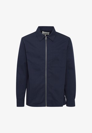 Marineblå langærmet skjortejakke med lynlås, krave og brystlomme, frontlynlås og enkelt design.