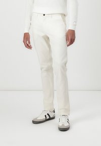 Jack & Jones PREMIUM JPSTMARCO DAVE - Chinot - antique white