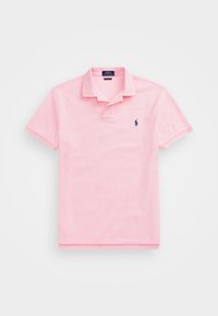 Polo rose clair à manches courtes avec col, patte à deux boutons et logo brodé d’un cheval bleu marine sur la poitrine gauche.