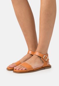 Marc O'Polo Sandales - cognac