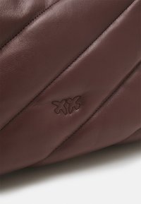 Pinko LOVE PUFF CLASSIC - Schoudertas - cioccolato amaro/antique gold