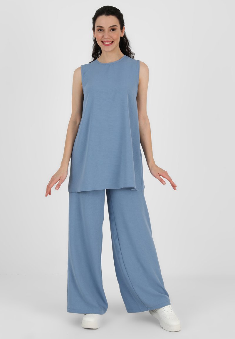 Modanisa Top lichtblauw