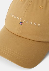 Tommy Jeans LINEAR LOGO 6 PANEL UNISEX - Cap - natural khaki