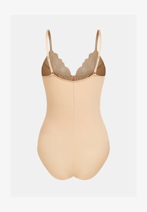 Body beige nude avec des bonnets en dentelle, des bretelles fines ajustables et un design sans coutures sur fond gris clair.