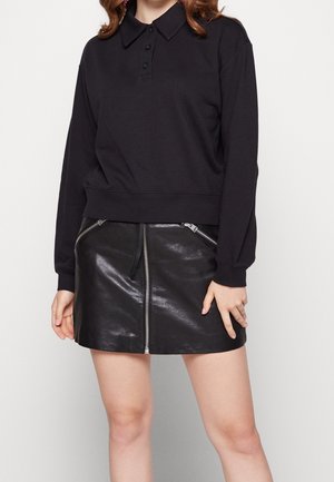 Collegepaita - black