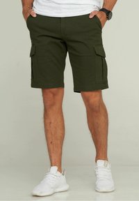 Jack & Jones JOE CARGO SHORTS - Shorts - forest night