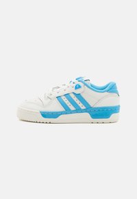Nevybrané, cloud white/semi blue burst