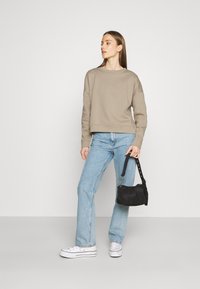 Pieces PCCHILLI - Mikina - silver mink