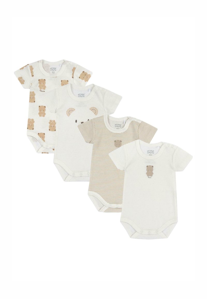 Čtyři kojenecké body z měkké bavlny: dvě s potiskem medvídků v béžové a bílé, jedno s béžovými pruhy a jedno s nášivkou medvídka, v neutrálních barvách.