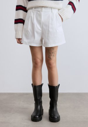 CLAIRE - Szorty