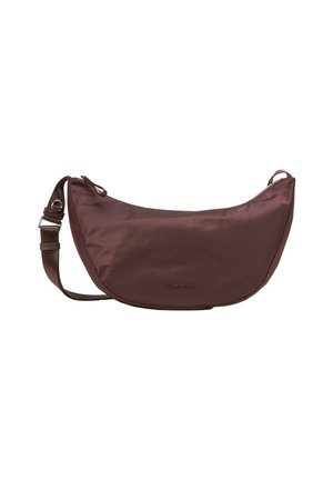 Borsa a spalla in nylon bordeaux con forma curva, tracolla regolabile e chiusura con zip. Presenta un logo impresso sul fronte e una texture liscia.