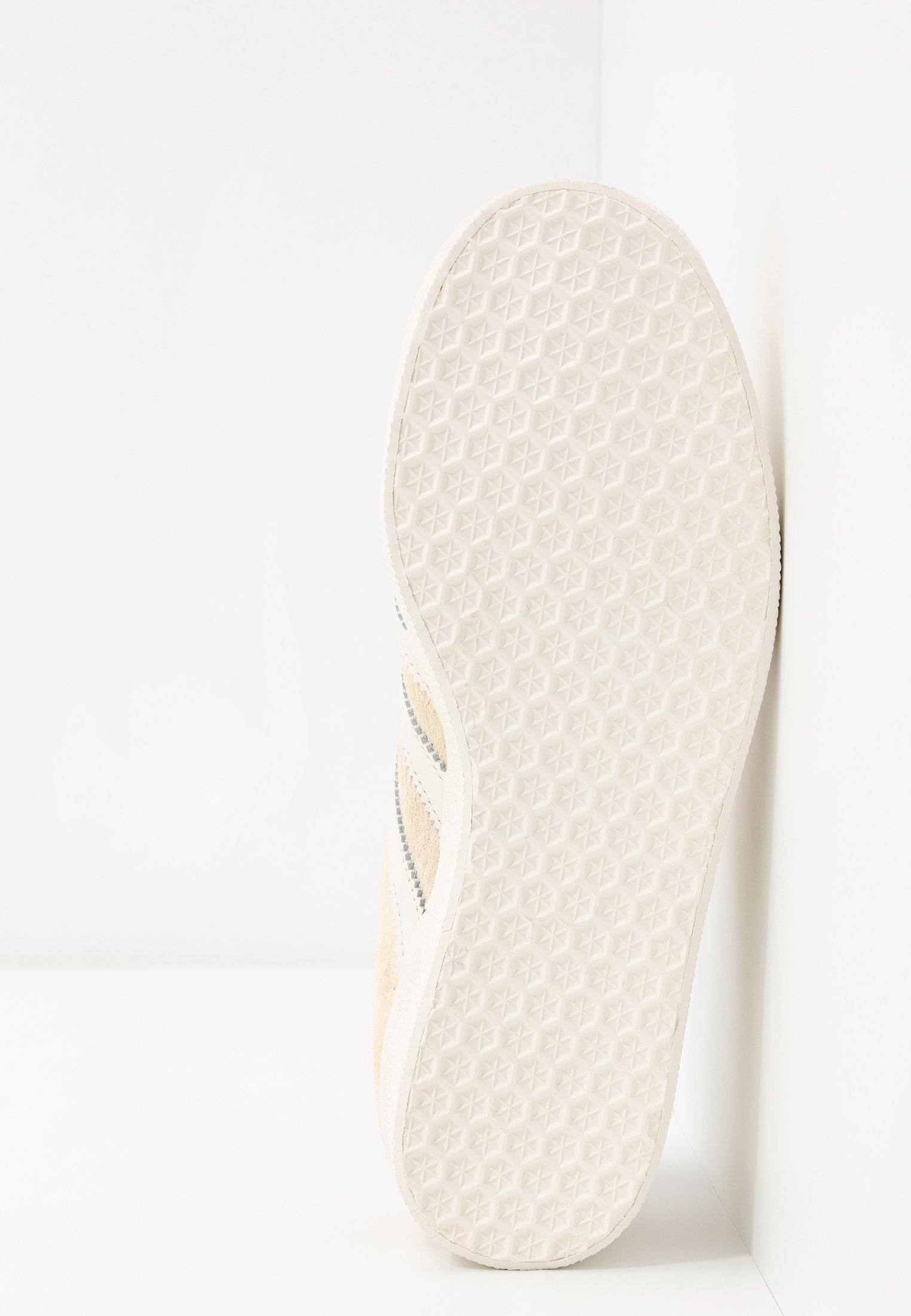 adidas Originals GAZELLE - Sneaker low - ecru tint/core white/footwear  white/beige - Zalando.de