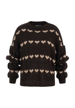 Grober, dunkelbrauner Strickpullover mit beigen Herzmustern in horizontalen Reihen und langen, gerafften Ärmeln.