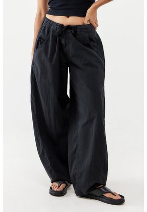 Spodnie materiałowe