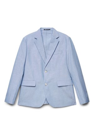 Blazer bleu clair à simple boutonnage avec revers crantés, deux boutons, poches à rabat et coupe ajustée, présenté sur un fond blanc.