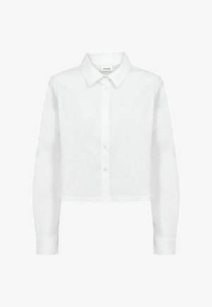 Fehér, hosszú ujjú, rövidített ing hegyes gallérral és elöl gombos lezárással, karcsúsított szabásra tervezve.