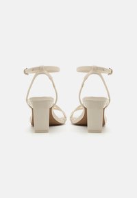 Call it Spring ZAHIRA B.E.D FOAM - Sandalai - ice