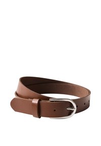 Ceinture en cuir brun avec une finition lisse, dotée d'une boucle en métal argenté et de plusieurs trous pour un ajustement de taille.