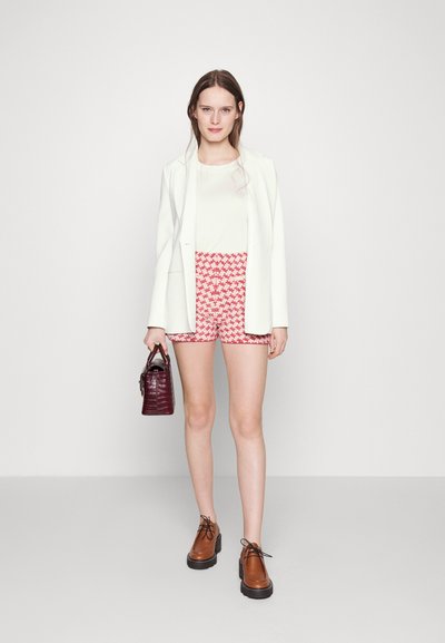 Claudie Pierlot Σορτς - red/white